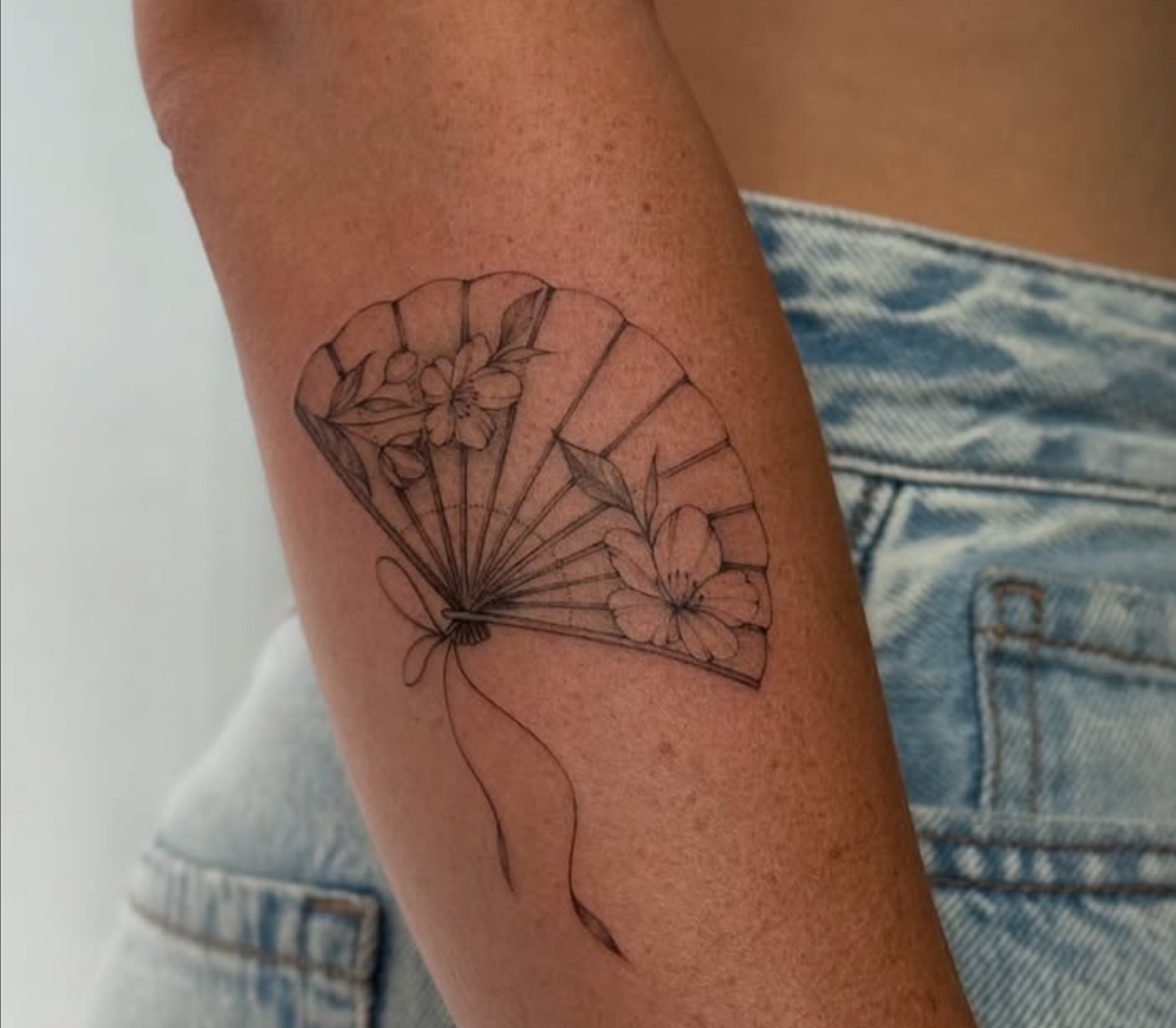 do colour tattoos fade faster